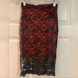 24: Women’s lace pencil skirt